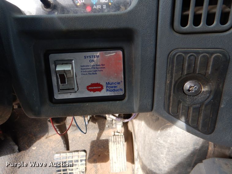 image for item JS9676 2006 International 4300  bucket truck