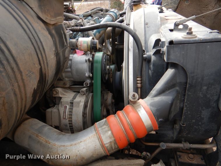 image for item JS9676 2006 International 4300  bucket truck