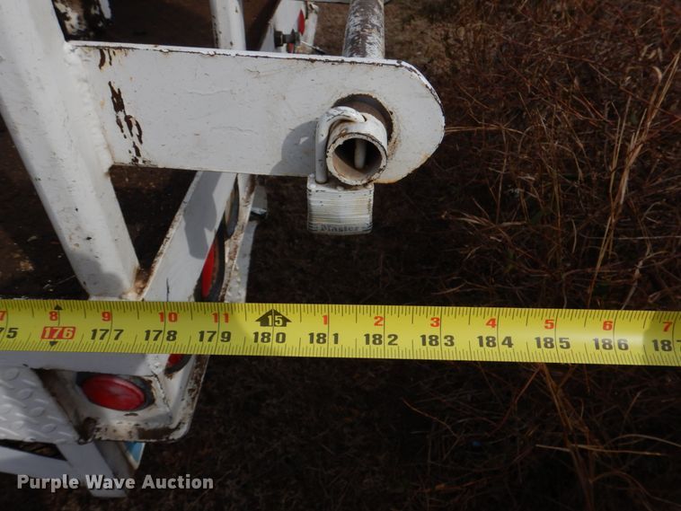 image for item JS9676 2006 International 4300  bucket truck