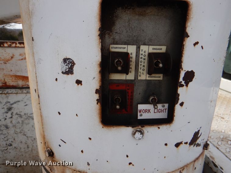 image for item JS9676 2006 International 4300  bucket truck