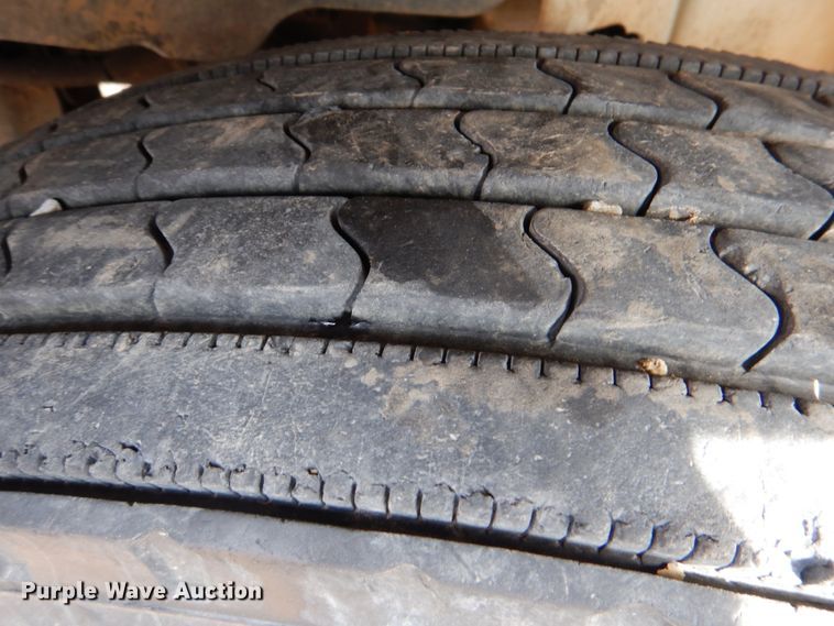 image for item JS9676 2006 International 4300  bucket truck