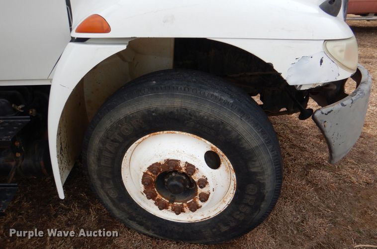 image for item JS9676 2006 International 4300  bucket truck