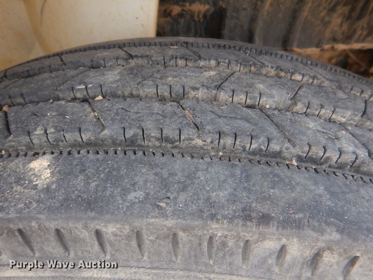 image for item JS9676 2006 International 4300  bucket truck