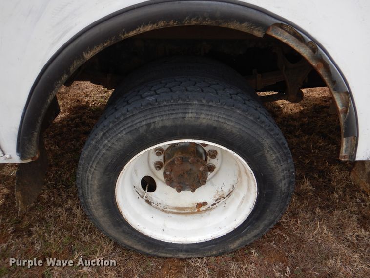 image for item JS9676 2006 International 4300  bucket truck