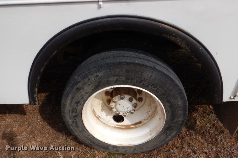 image for item JS9676 2006 International 4300  bucket truck