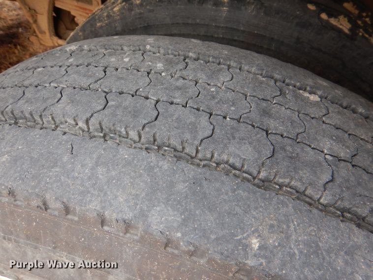 image for item JS9676 2006 International 4300  bucket truck