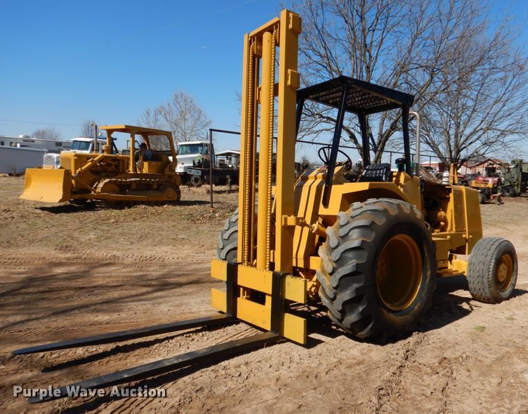 image for item JS9682 1990 John Deere 482C  forklift