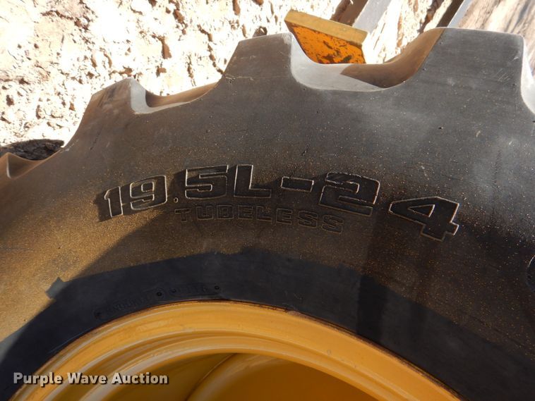 image for item JS9682 1990 John Deere 482C  forklift