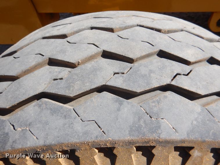 image for item JS9682 1990 John Deere 482C  forklift