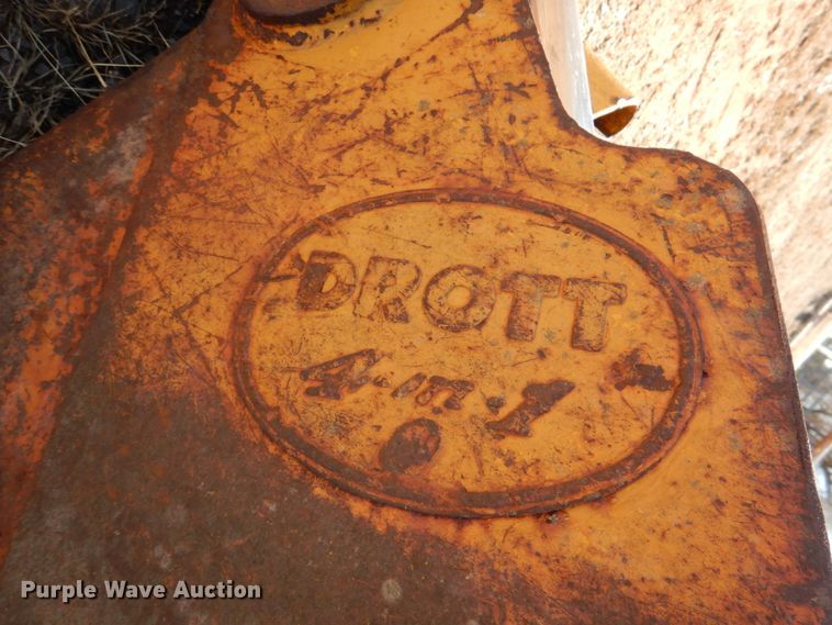 image for item JS9683 Drott  69" W 4-in-1 bucket