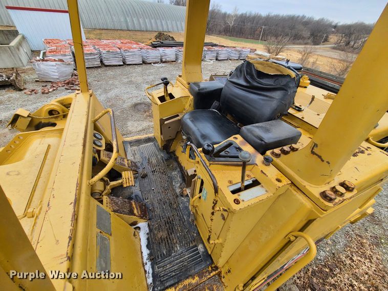 image for item KG9612 1988 Caterpillar 963  track loader