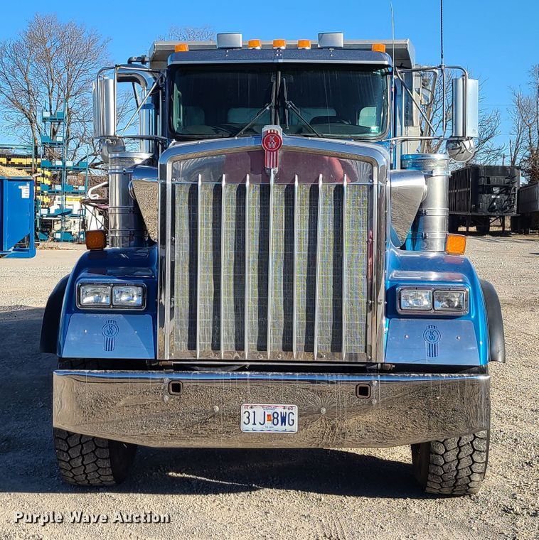 image for item KG9661 2007 Kenworth W900  dump truck