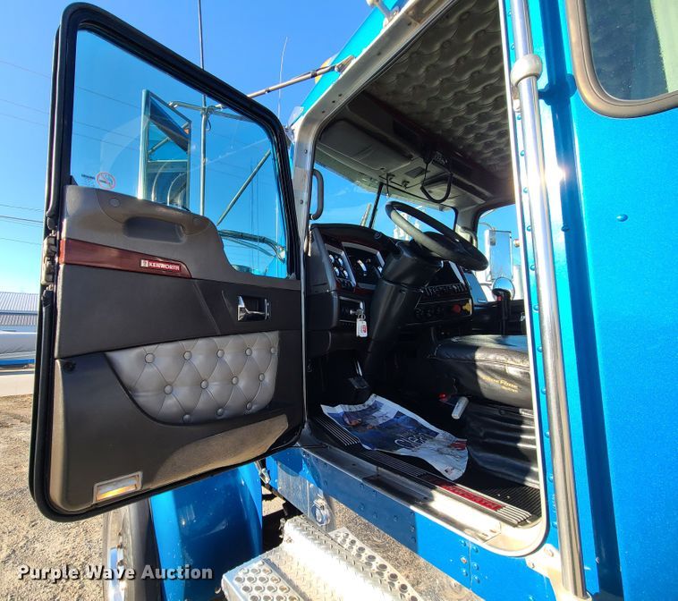 image for item KG9661 2007 Kenworth W900  dump truck