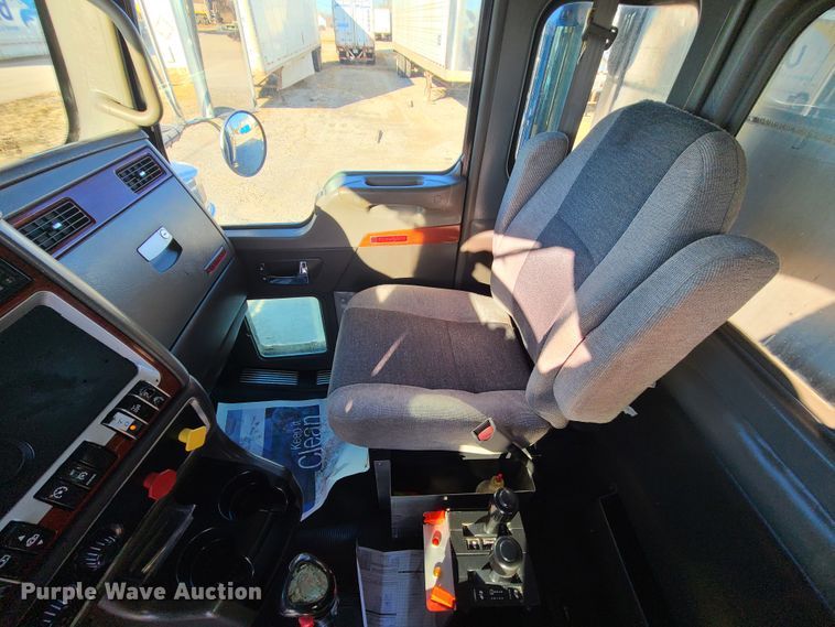 image for item KG9661 2007 Kenworth W900  dump truck