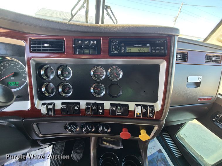 image for item KG9661 2007 Kenworth W900  dump truck