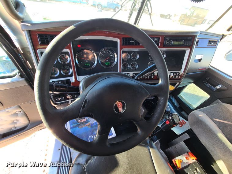 image for item KG9661 2007 Kenworth W900  dump truck