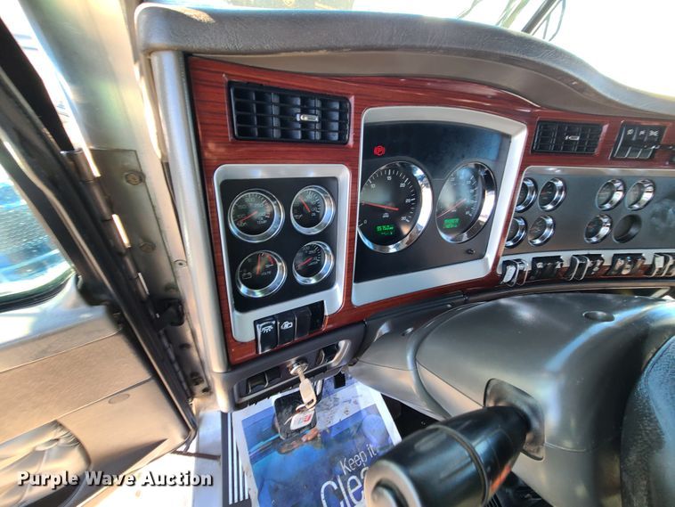 image for item KG9661 2007 Kenworth W900  dump truck