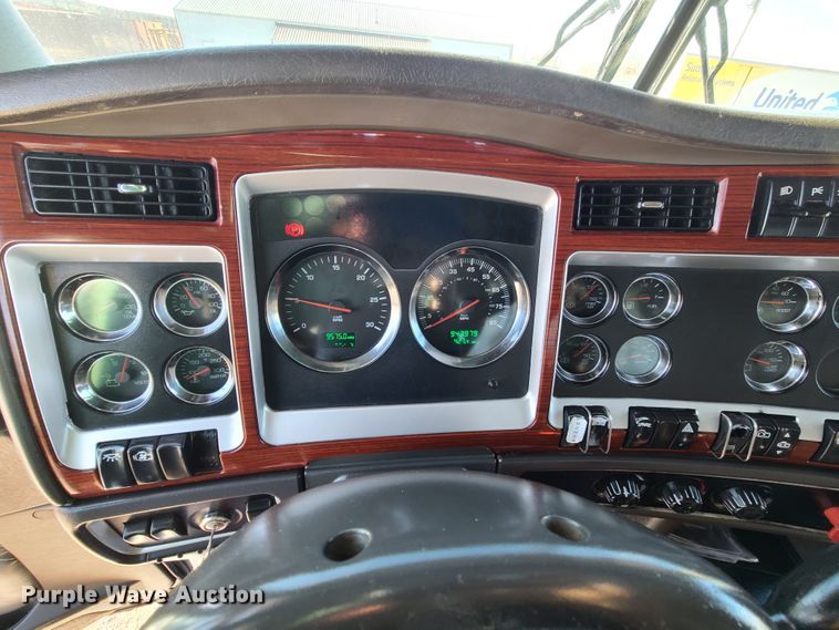 image for item KG9661 2007 Kenworth W900  dump truck