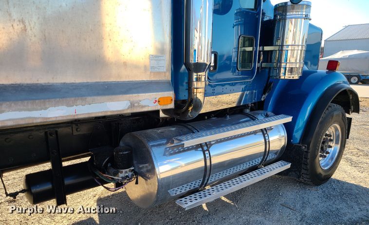 image for item KG9661 2007 Kenworth W900  dump truck