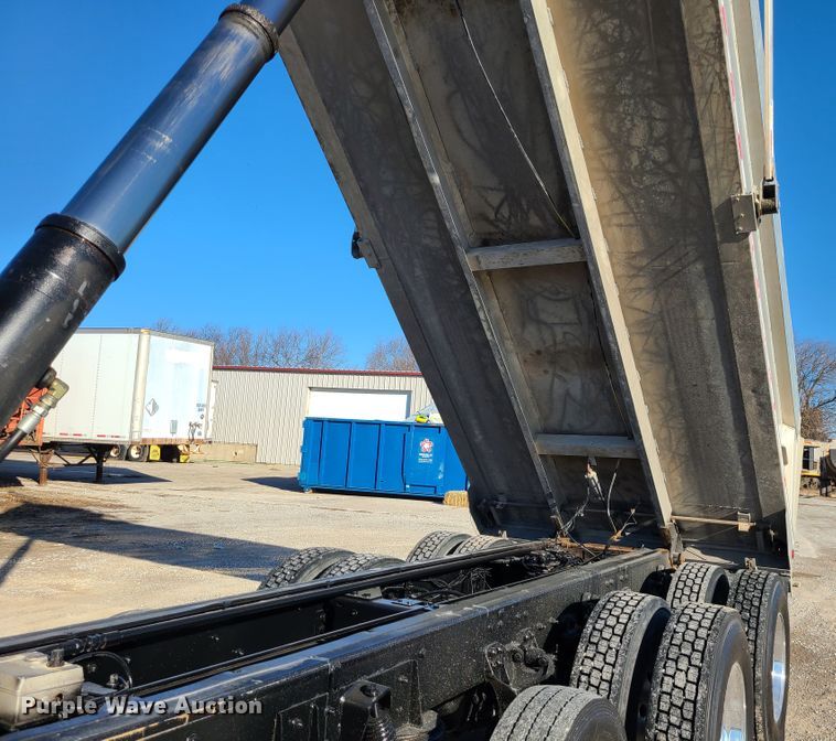 image for item KG9661 2007 Kenworth W900  dump truck