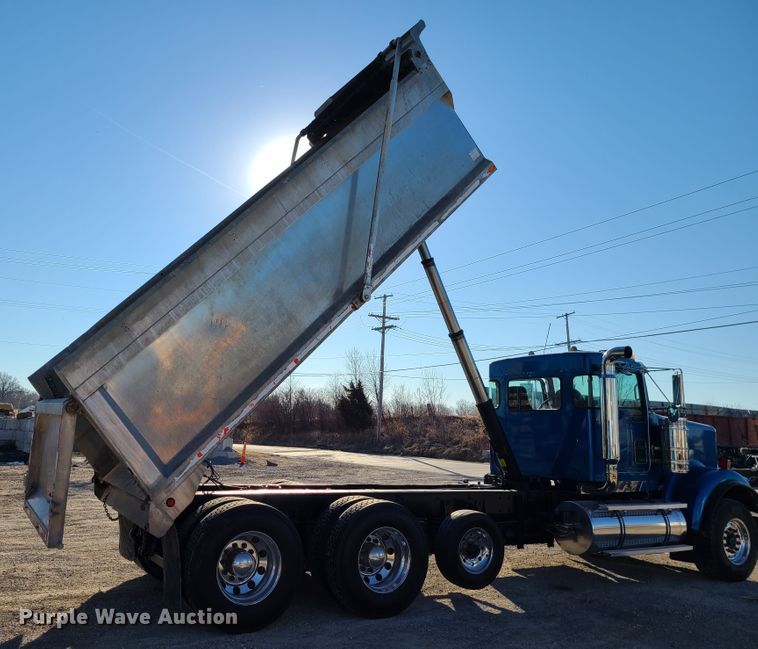 image for item KG9661 2007 Kenworth W900  dump truck