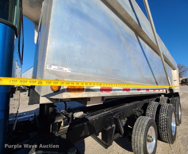 image for item KG9661 2007 Kenworth W900  dump truck