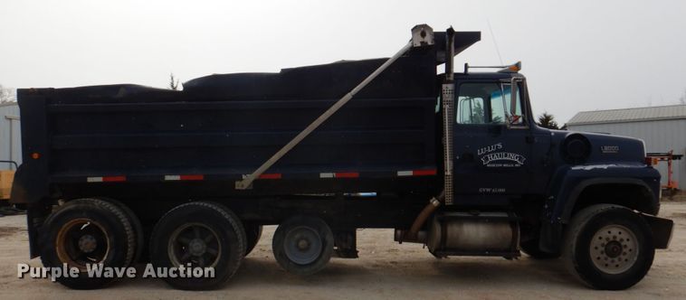 image for item KH9708 1994 Ford L8000  dump truck
