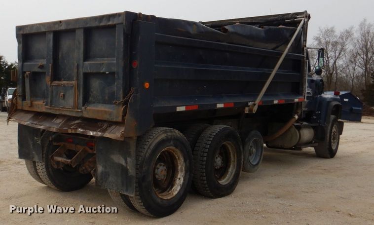 image for item KH9708 1994 Ford L8000  dump truck