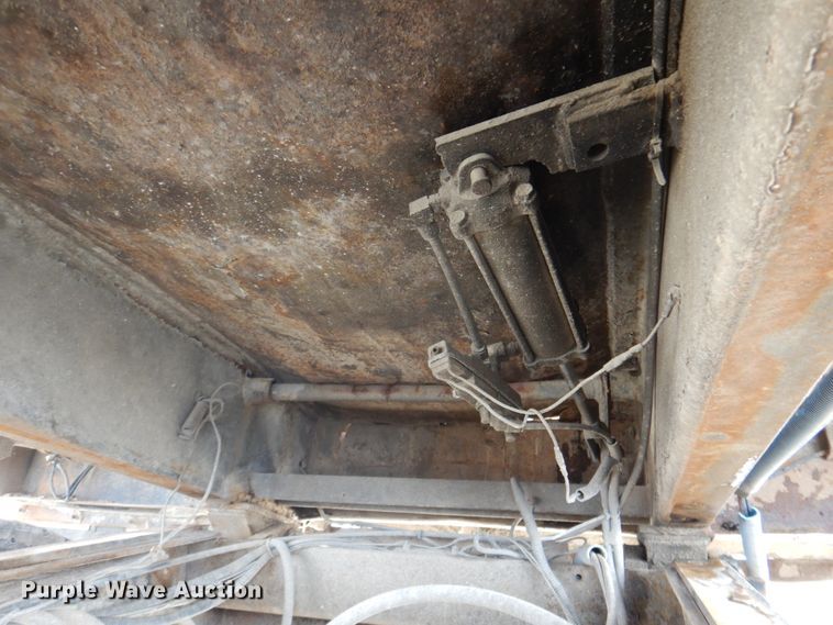 image for item KH9708 1994 Ford L8000  dump truck