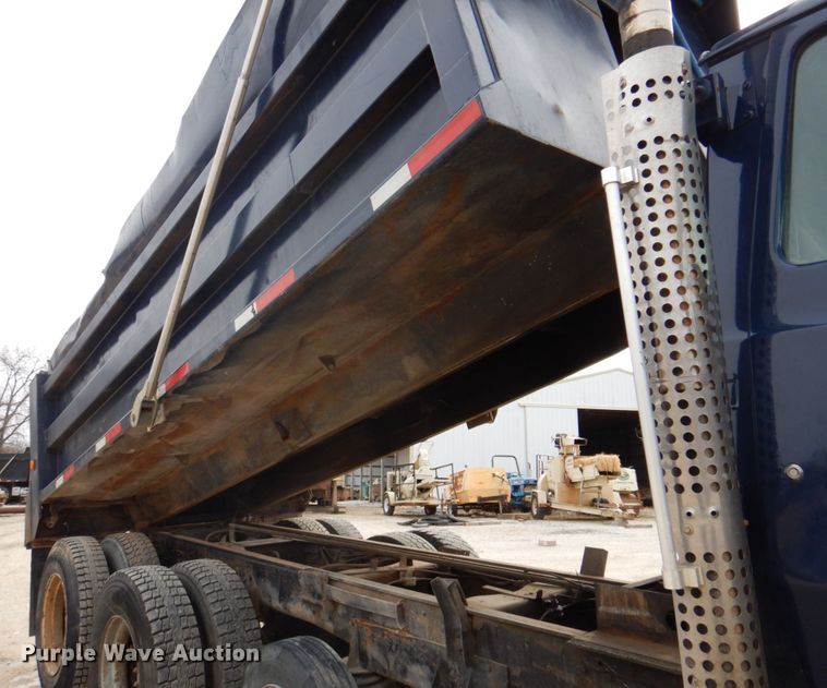 image for item KH9708 1994 Ford L8000  dump truck