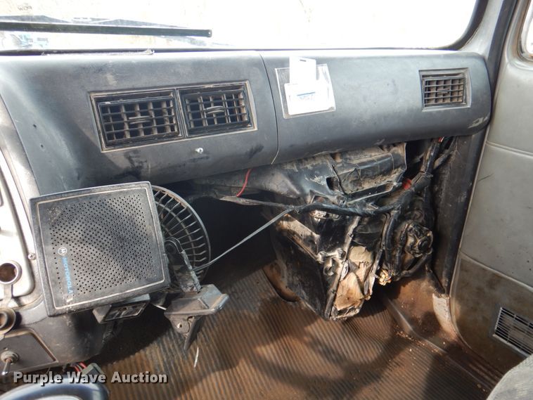 image for item KH9708 1994 Ford L8000  dump truck