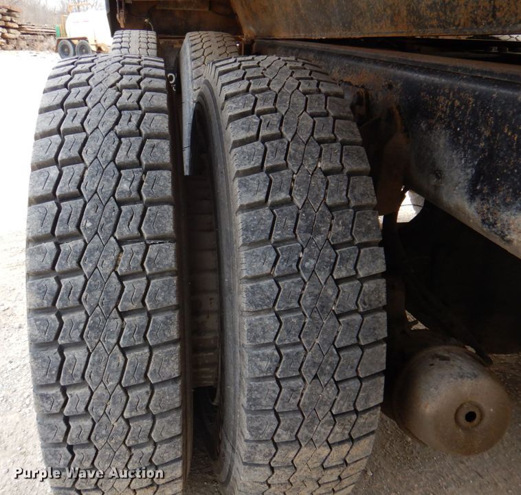 image for item KH9708 1994 Ford L8000  dump truck