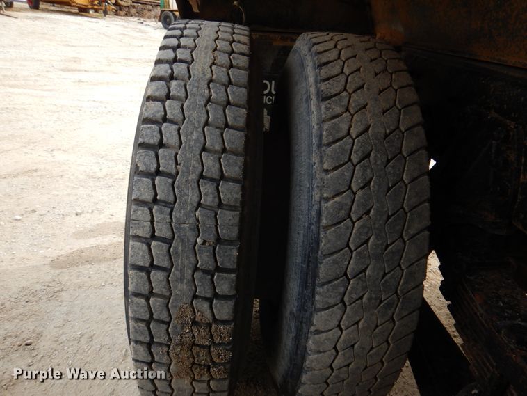 image for item KH9708 1994 Ford L8000  dump truck