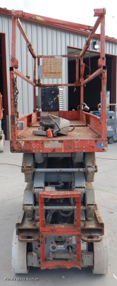 image for item KW9790 2007 Skyjack SJIII 3226  scissor lift