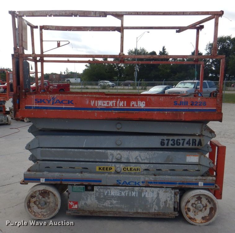 image for item KW9790 2007 Skyjack SJIII 3226  scissor lift