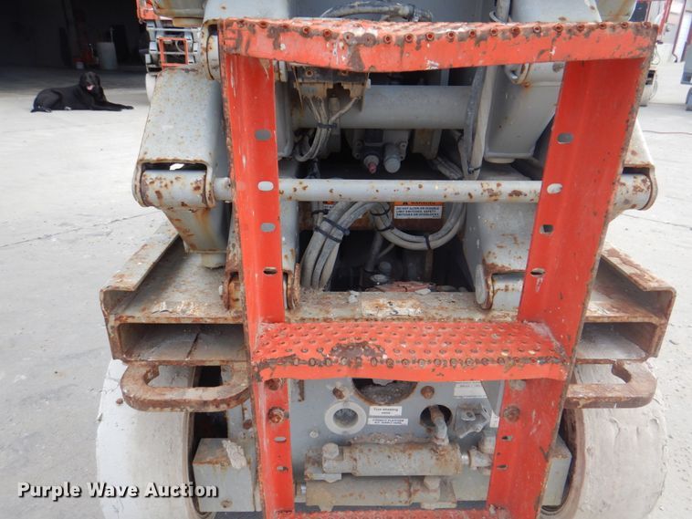 image for item KW9790 2007 Skyjack SJIII 3226  scissor lift