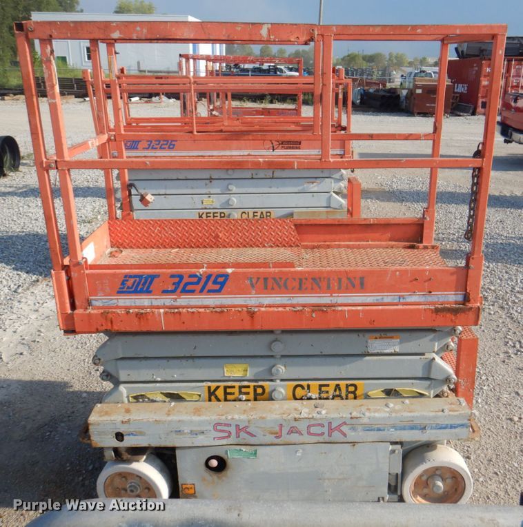 image for item KW9794 2000 Skyjack SJIII 3219  scissor lift