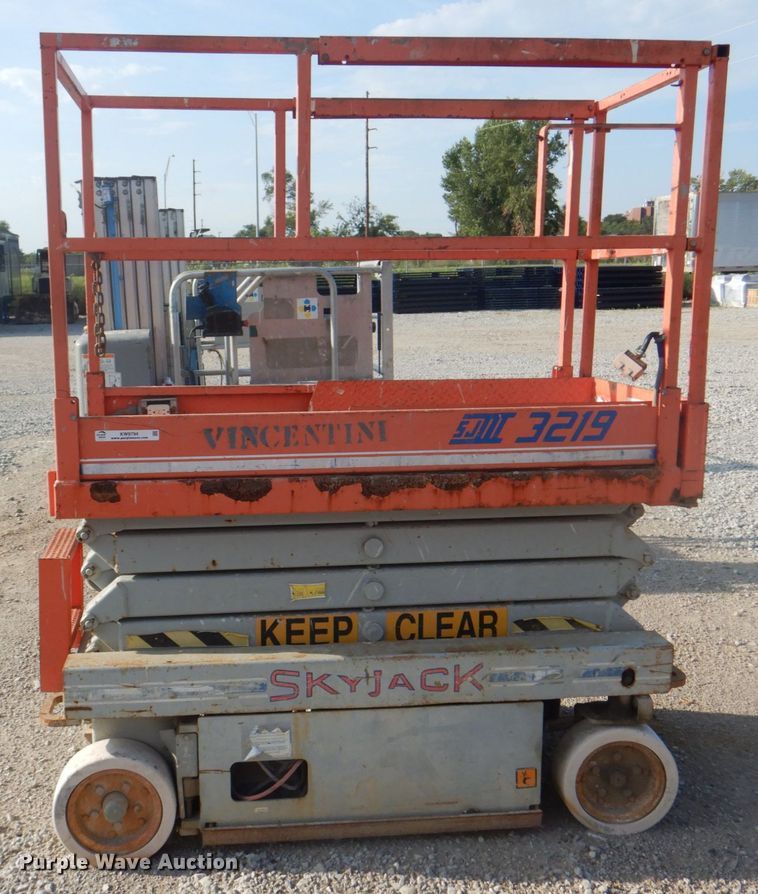 image for item KW9794 2000 Skyjack SJIII 3219  scissor lift