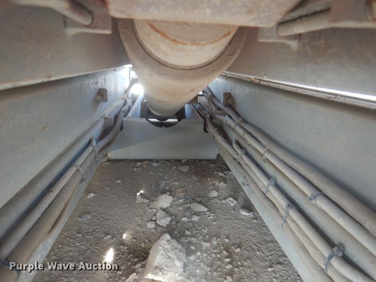 image for item KW9794 2000 Skyjack SJIII 3219  scissor lift