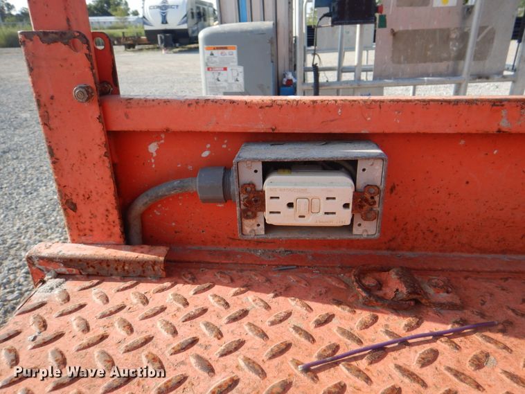 image for item KW9794 2000 Skyjack SJIII 3219  scissor lift