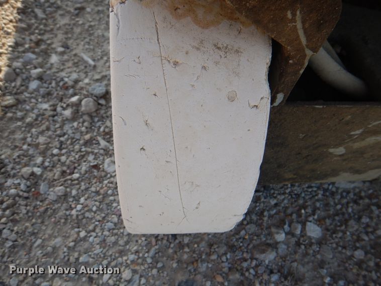 image for item KW9794 2000 Skyjack SJIII 3219  scissor lift