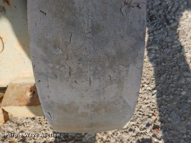 image for item KW9794 2000 Skyjack SJIII 3219  scissor lift