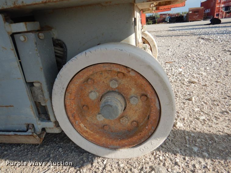 image for item KW9794 2000 Skyjack SJIII 3219  scissor lift