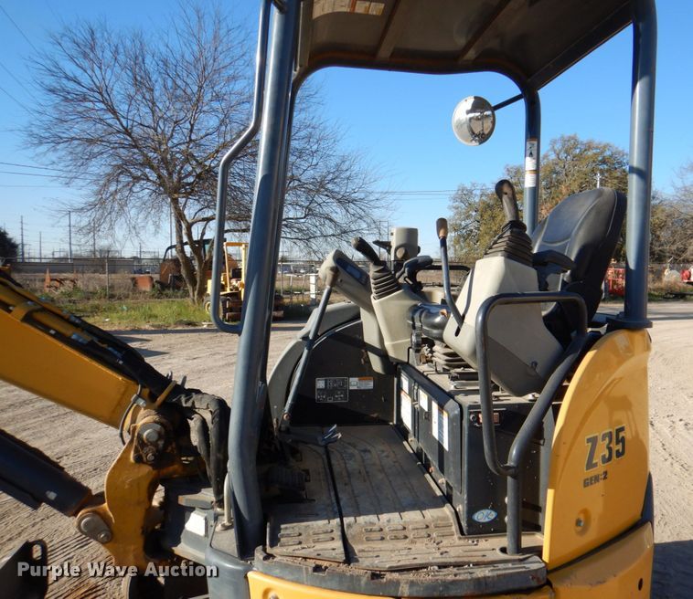 image for item MK9533 2016 Gehl Z35  mini excavator