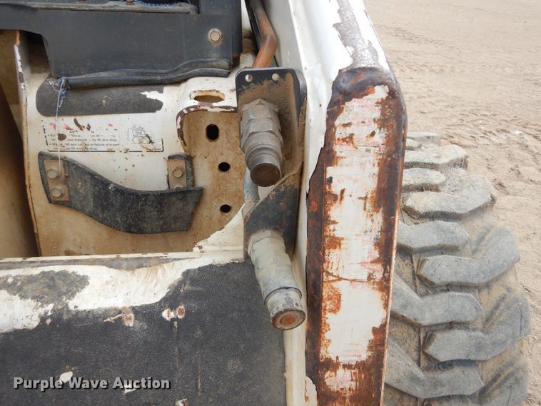 image for item MX9871 1999 Bobcat 863  skid steer loader