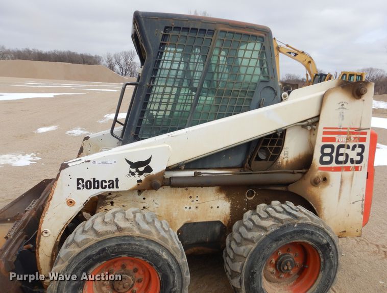 image for item MX9871 1999 Bobcat 863  skid steer loader