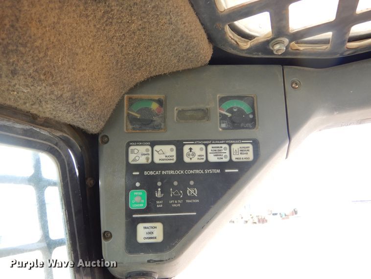 image for item MX9871 1999 Bobcat 863  skid steer loader