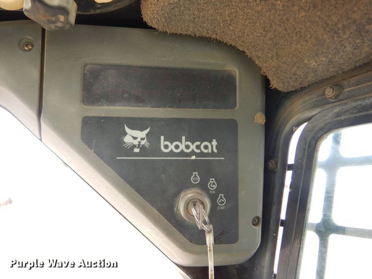 image for item MX9871 1999 Bobcat 863  skid steer loader