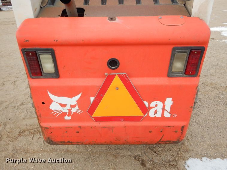 image for item MX9871 1999 Bobcat 863  skid steer loader