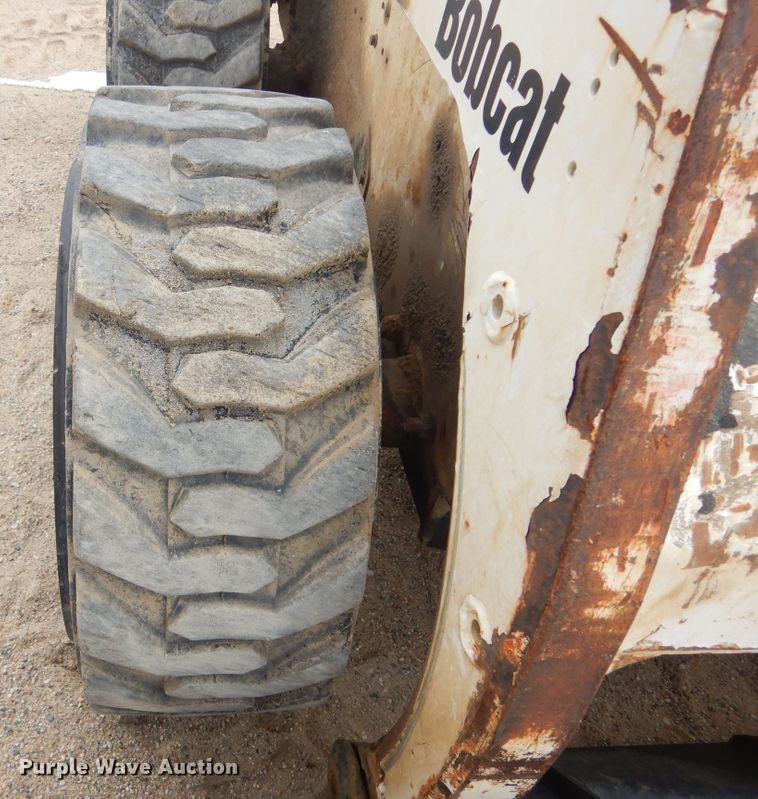 image for item MX9871 1999 Bobcat 863  skid steer loader